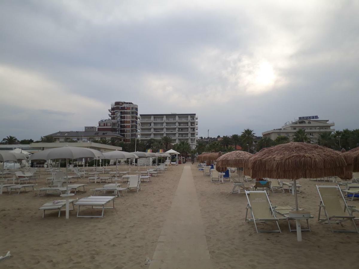 Fronte Mare-Centrale-Riviera Palace-Giulianova-Apartment-Affitti Solo Da Sabato A Sabato Exterior foto